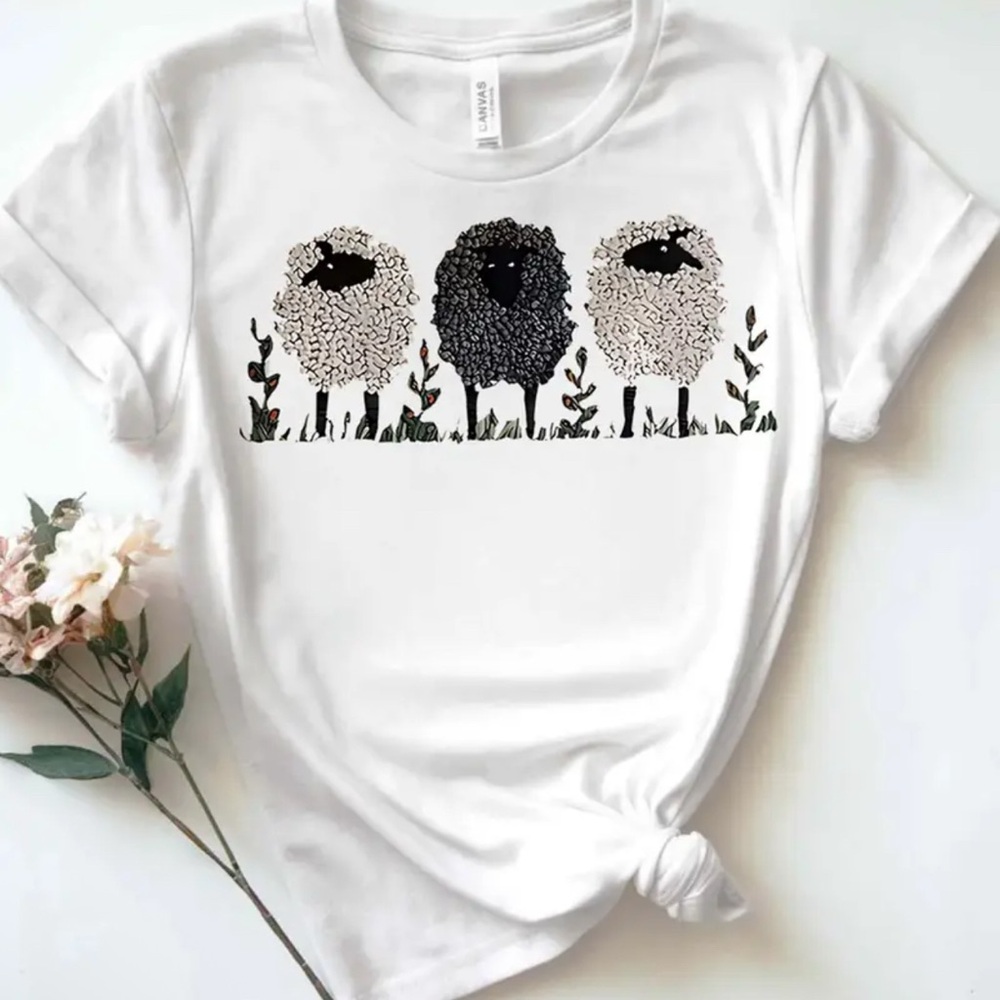 Sheep Graphic T-Shirt Short Sleeve White Cotton  Size L women’s Unisex